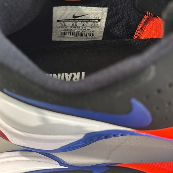 Nike Shoes - Picture 5 of 5